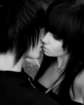 emo girl kissing emo boy